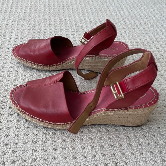 Clarks Wedge Sandals - Picture 2 of 5